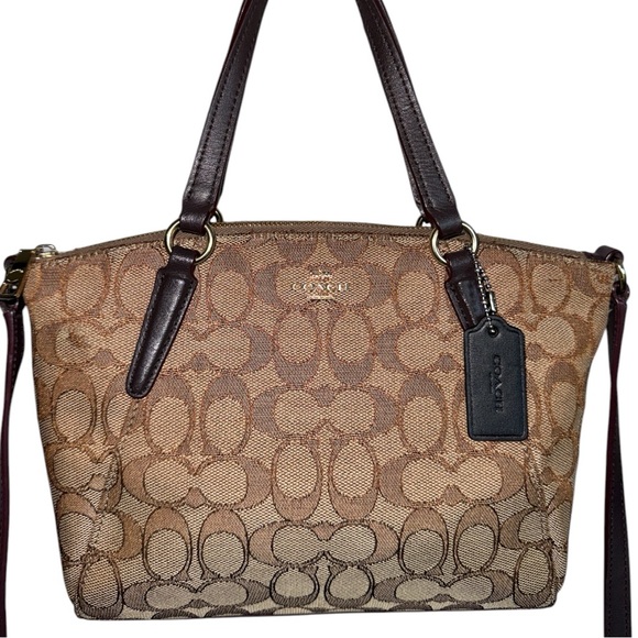 Coach Handbags - Coach Small Kelsey Crossbody in Signature Jacquard EUC